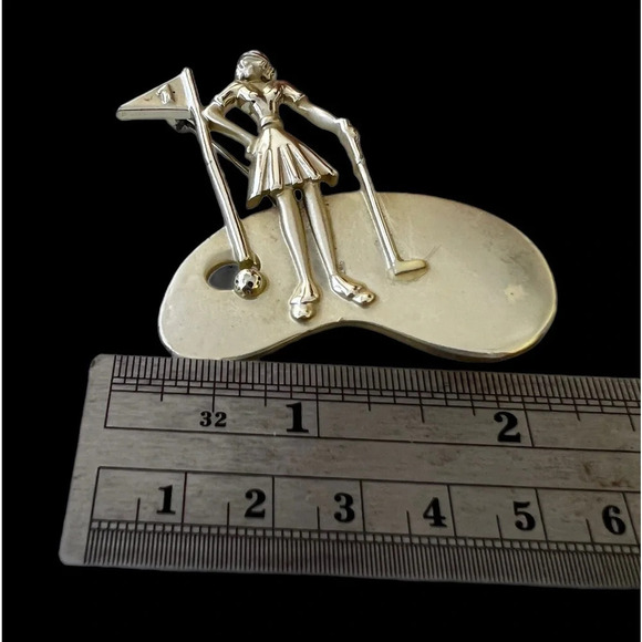 AJC Female Golfer Brooch Matte Shiny Vintage. - Picture 3 of 5